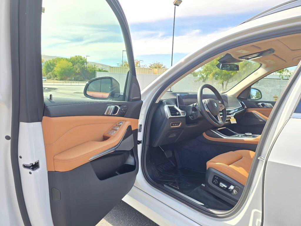 New 2027 BMW X7 xDrive40i AWD/4WD image 18