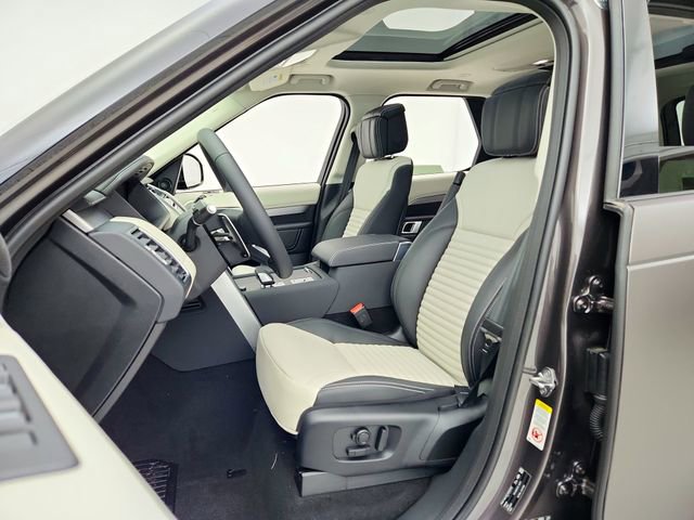 New 2026 Land Rover Discovery Limited Edition AWD/4WD image 17
