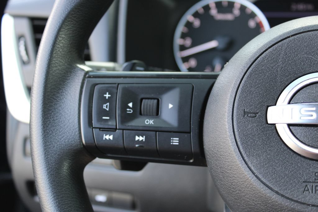 Used 2024 Nissan Rogue SV FWD image 14