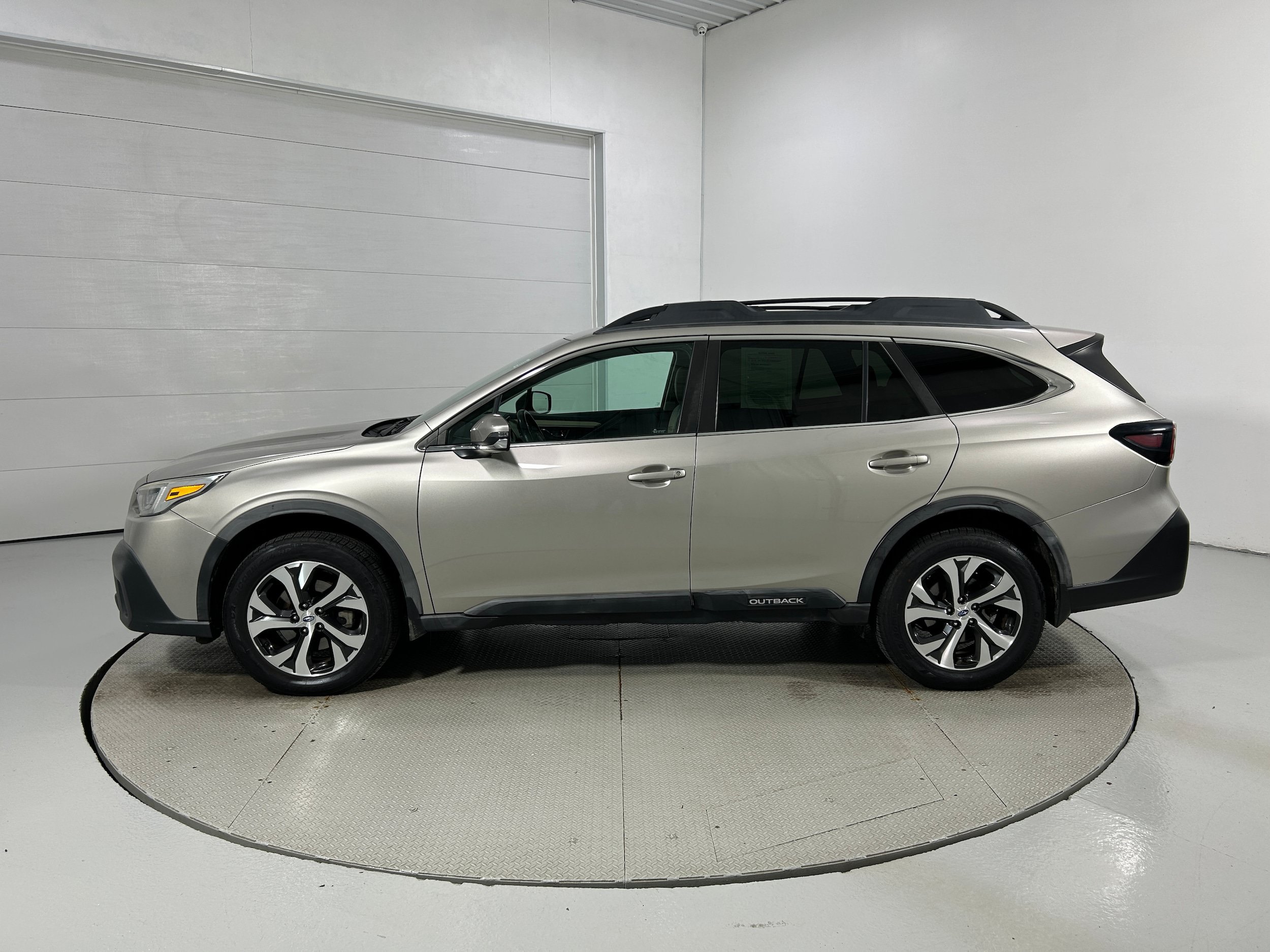 Used 2020 Subaru Outback Limited w/ Popular Package #2 AWD/4WD image 21