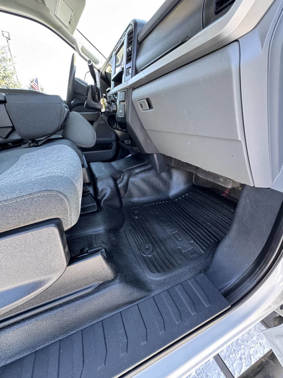 Used 2023 Ford F350 XLT w/ Camper Package image 61