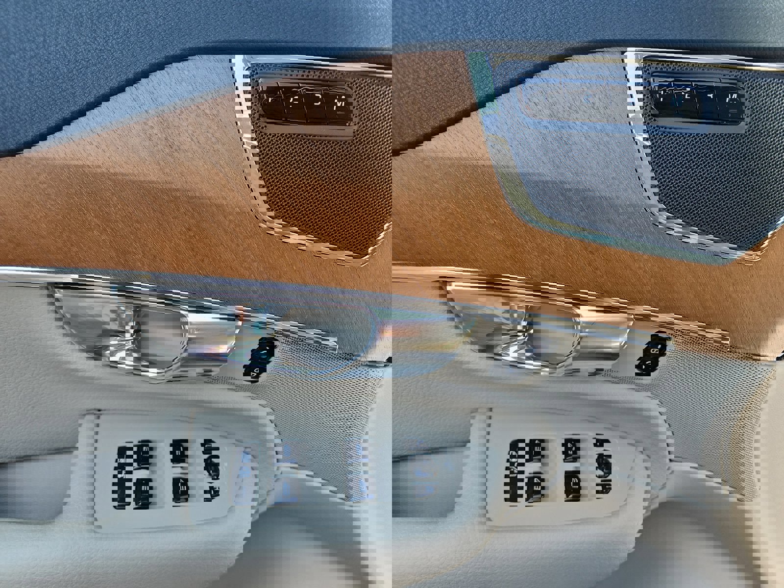 Used 2021 Volvo XC90 T6 Momentum image 17