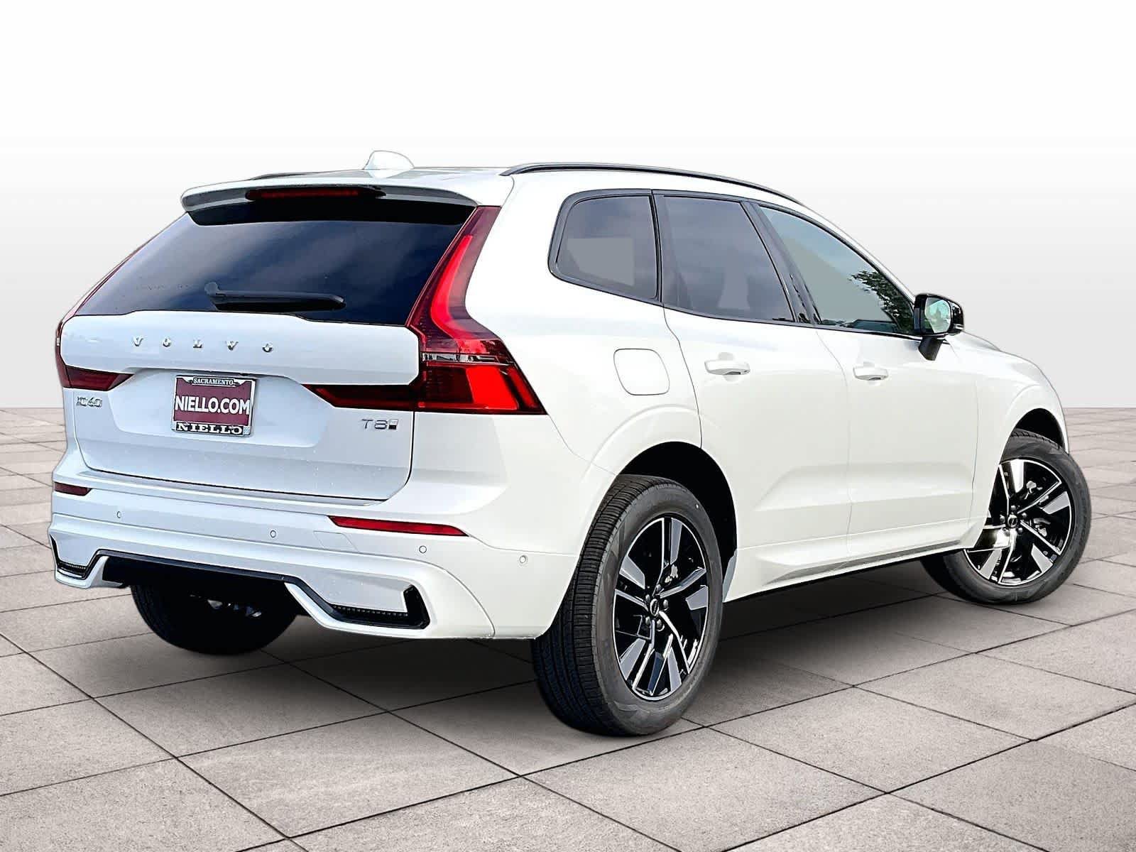 New 2027 Volvo XC60 T8 Plus AWD/4WD image 4