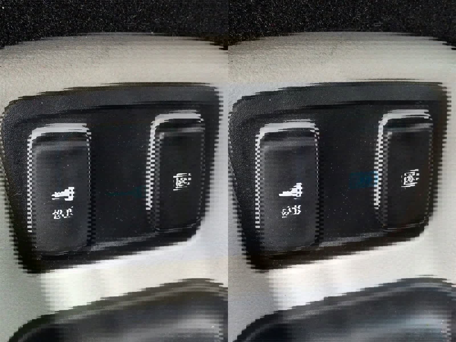 Certified 2017 Chrysler Pacifica Limited image 35