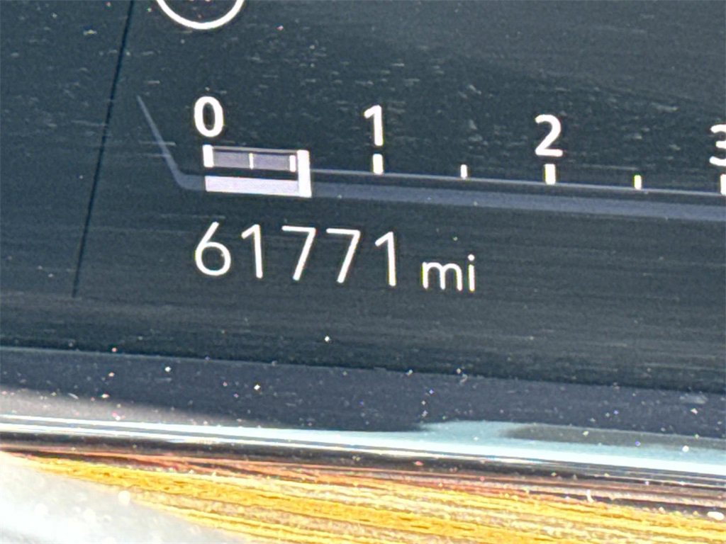 Used 2021 Cadillac Escalade Premium Luxury image 31