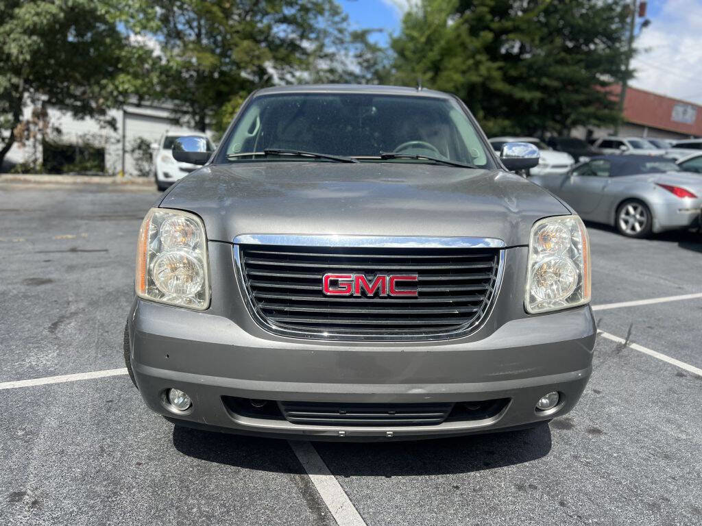Used 2007 GMC Yukon XL SLT w/ SLT Preferred Equipment Group RWD image 2