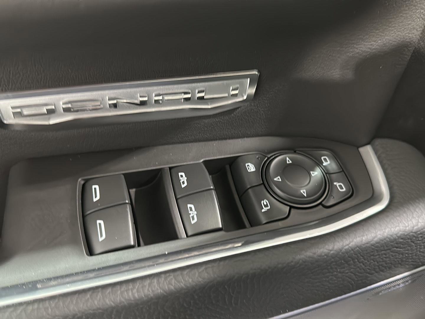 Used 2025 GMC Sierra 1500 Denali w/ Denali Reserve Package image 18