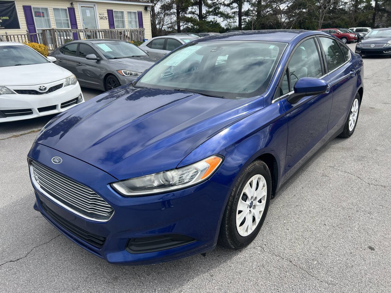 Used 2013 Ford Fusion S FWD image 2