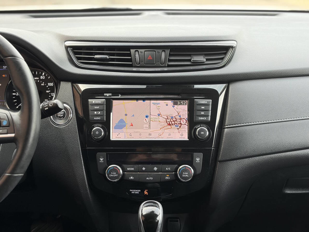 Used 2019 Nissan Rogue SV w/ Premium Package image 23