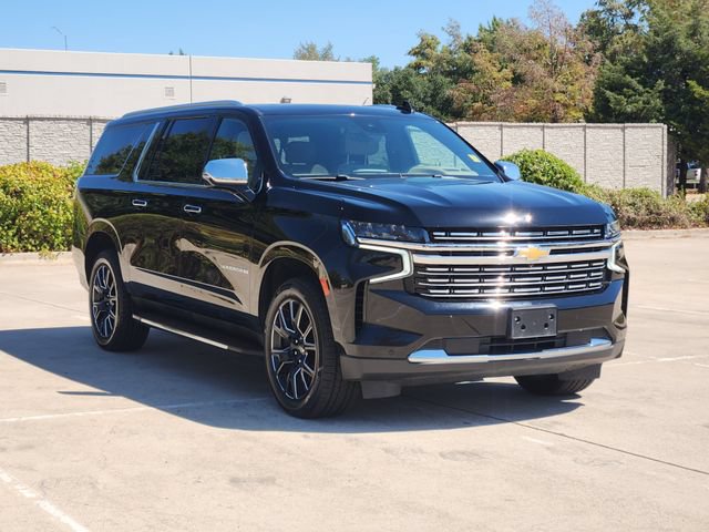 Used 2023 Chevrolet Suburban Premier w/ Premium Package AWD/4WD image 3