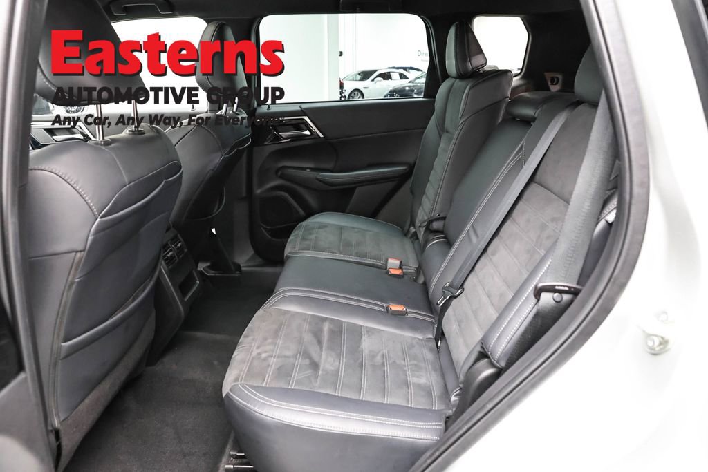 Used 2022 Mitsubishi Outlander SE image 20