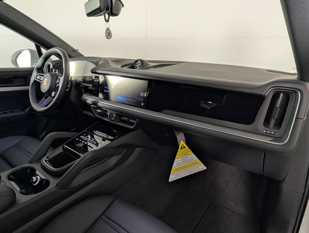 New 2026 Porsche Cayenne Coupe AWD/4WD image 19