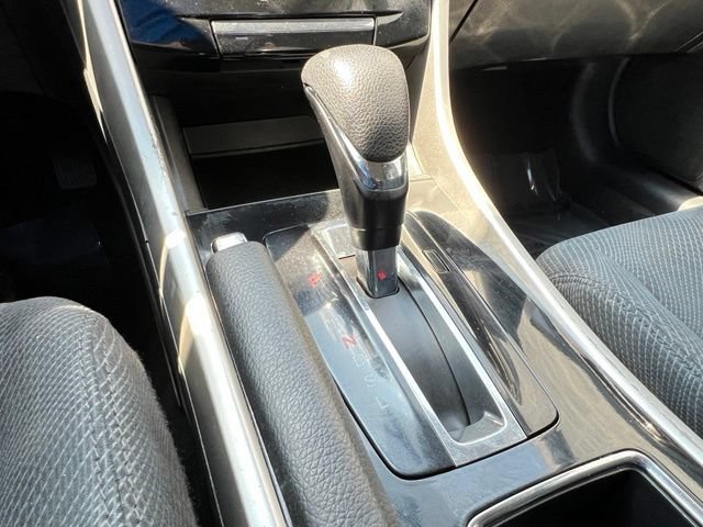 Used 2017 Honda Accord EX image 19