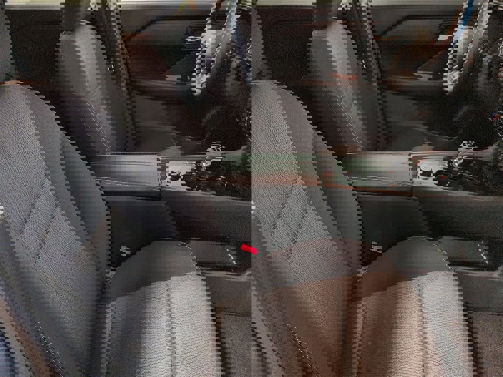 Used 2025 Nissan Rogue SV image 22