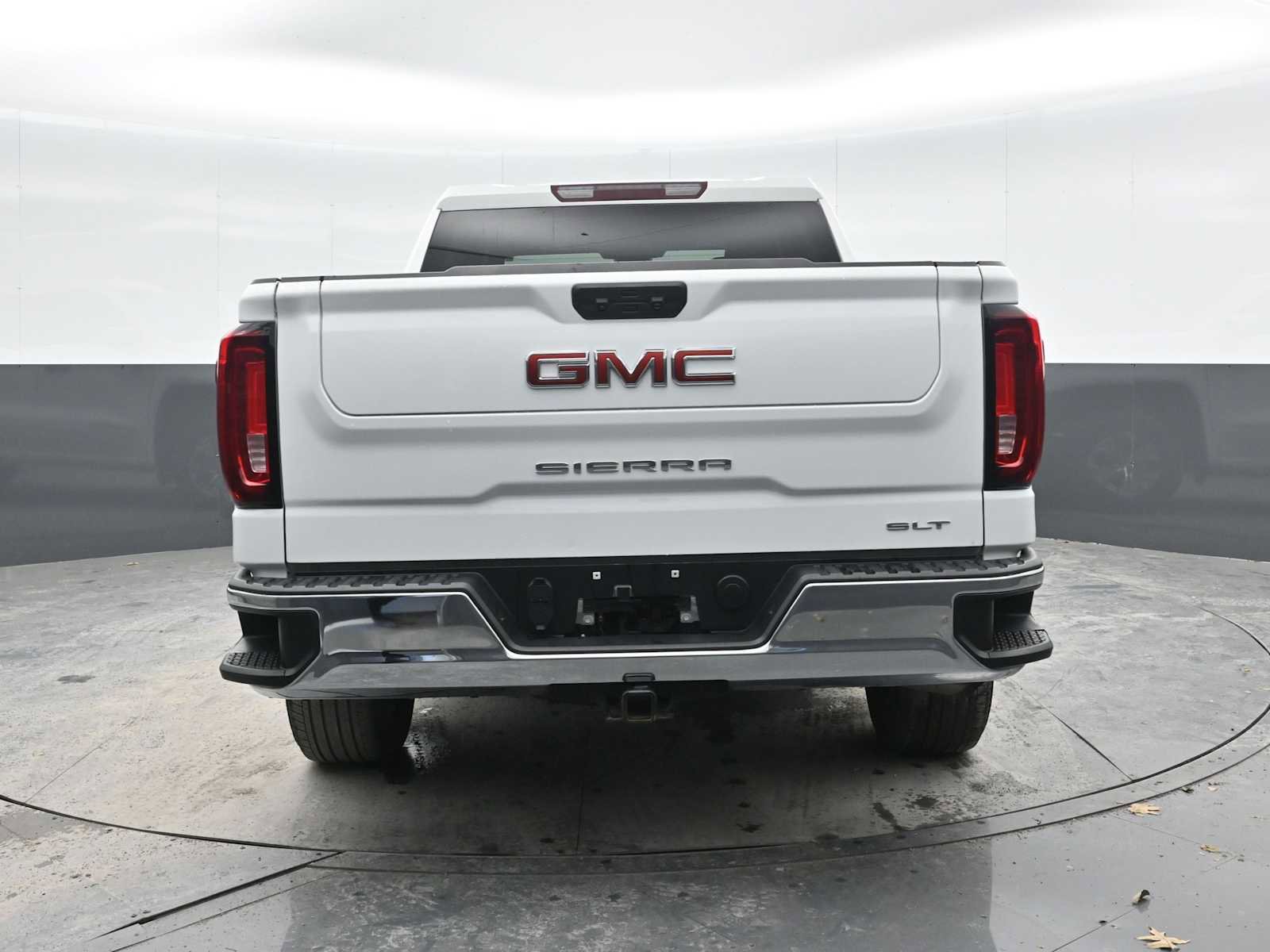 Used 2024 GMC Sierra 1500 SLT image 9