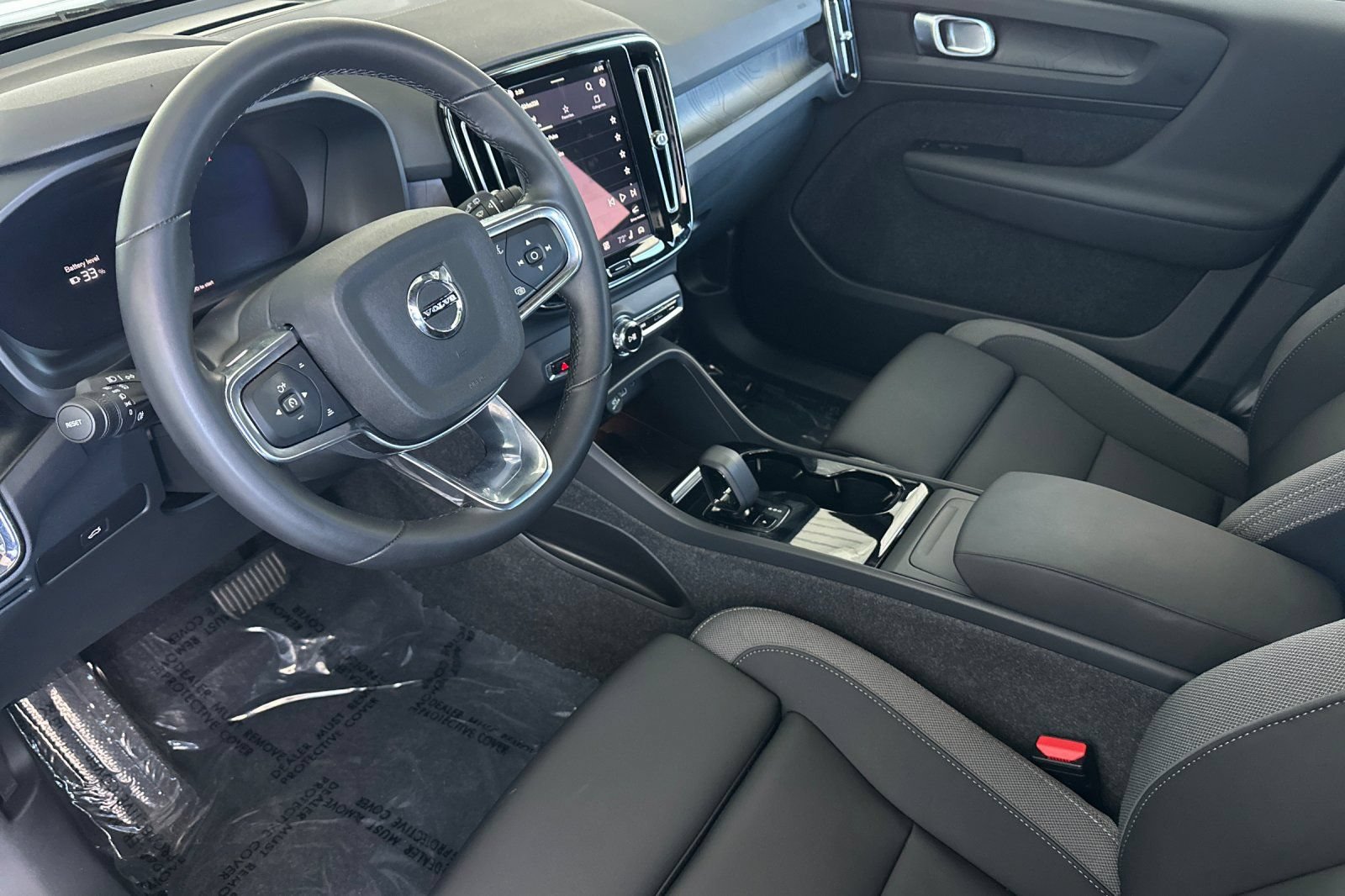 Certified 2025 Volvo EX40 Core AWD/4WD image 14