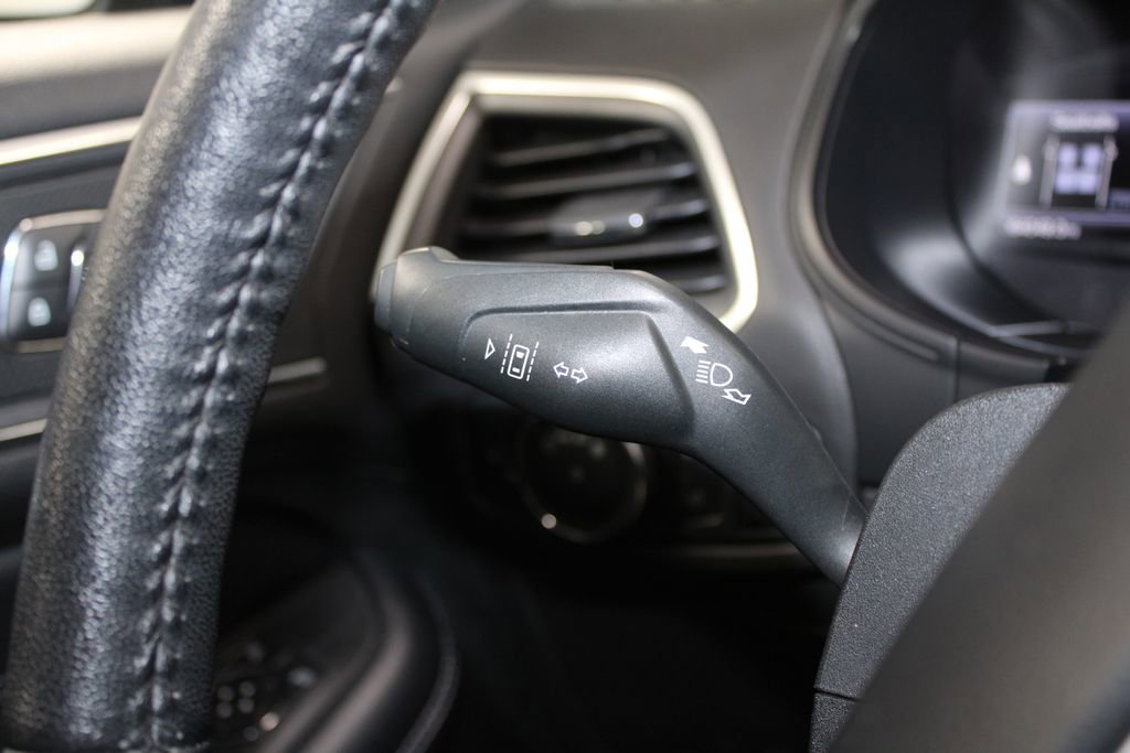 Used 2022 Ford Edge Titanium image 41