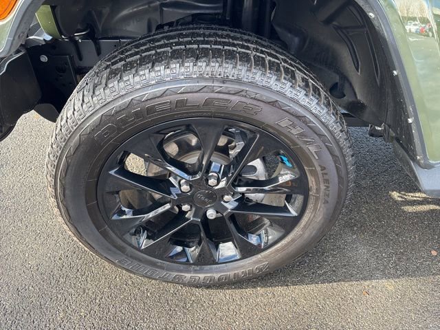 Used 2022 Jeep Wrangler Unlimited Sahara image 38