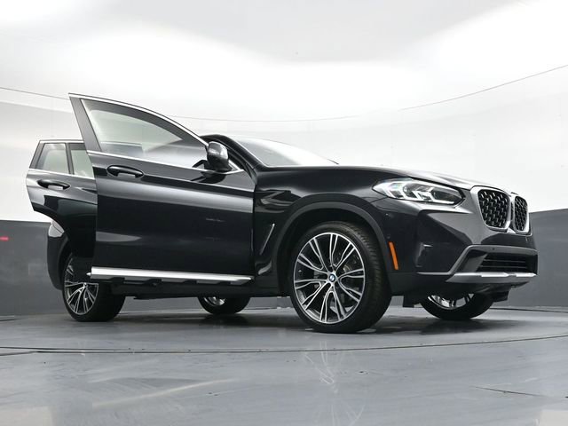Used 2025 BMW X4 xDrive30i w/ Premium Package image 41