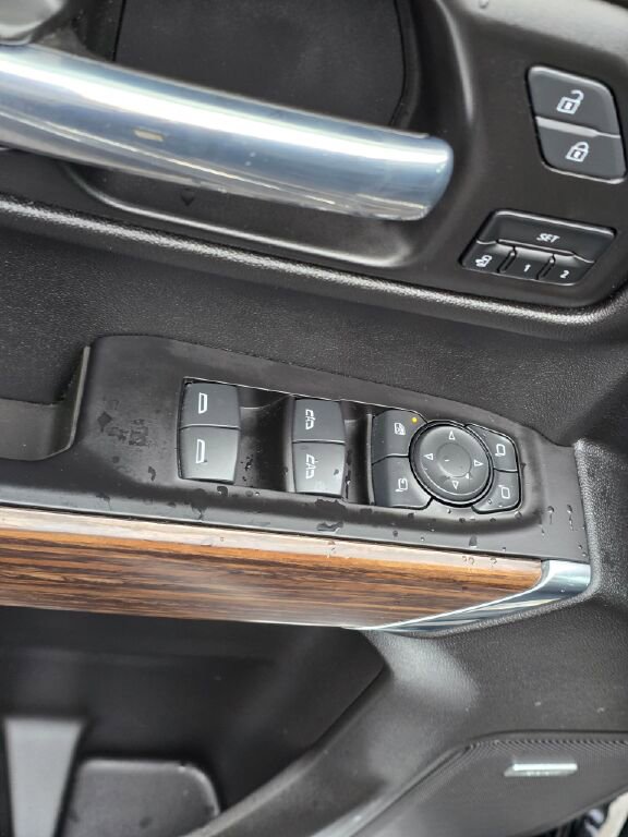 Used 2021 Chevrolet Silverado 1500 High Country w/ Technology Package image 21