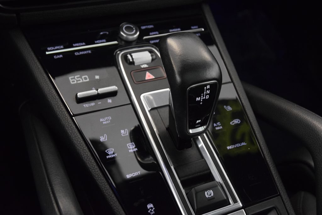 Used 2022 Porsche Cayenne image 34