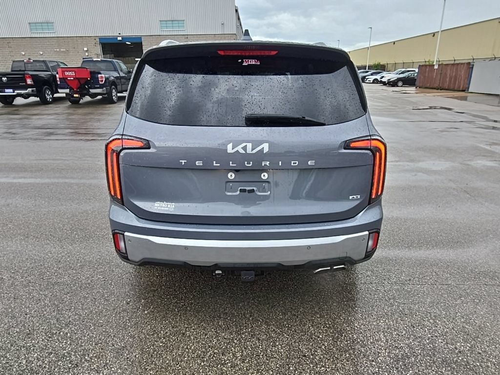 Used 2024 Kia Telluride SX w/ Towing Package AWD/4WD image 5