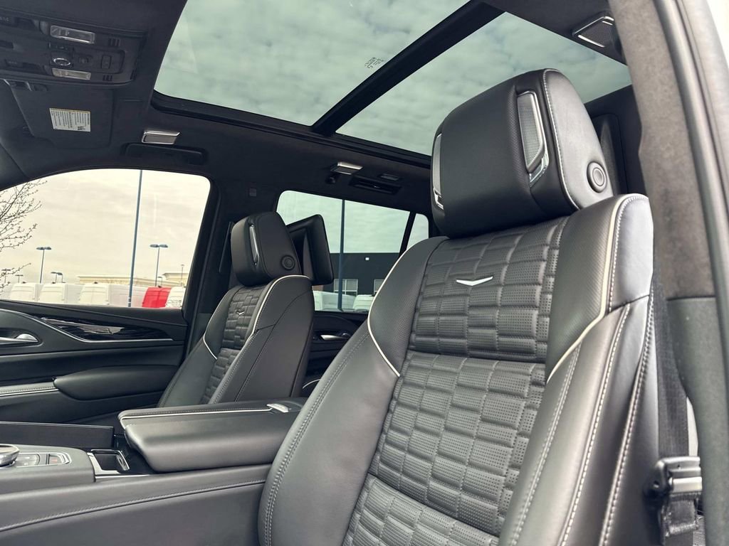 Used 2023 Cadillac Escalade V AWD/4WD image 24