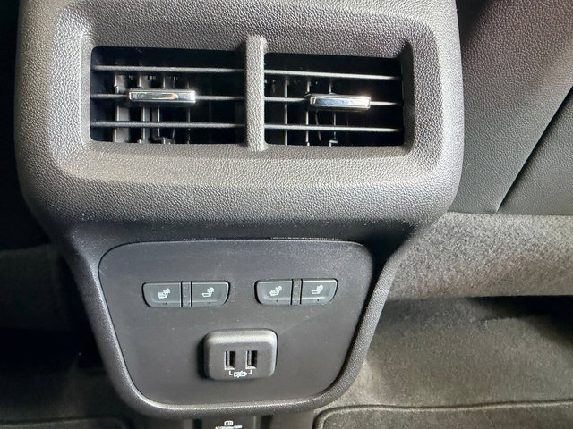 Used 2024 Chevrolet Equinox Premier AWD/4WD image 25