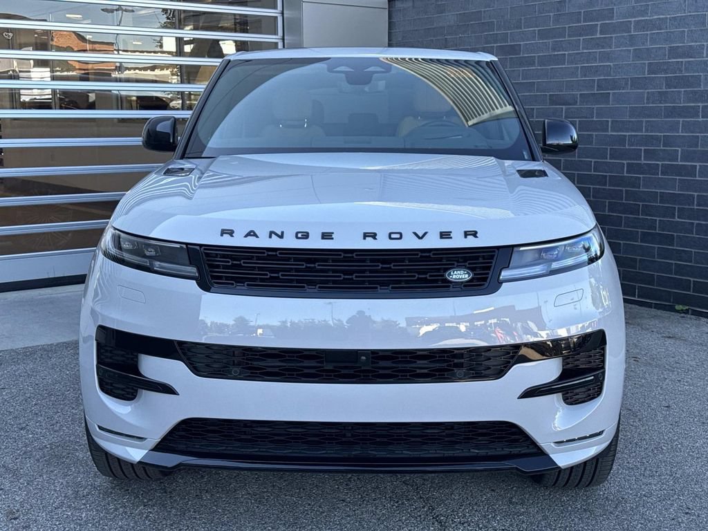 New 2026 Land Rover Range Rover Sport Dynamic SE AWD/4WD image 2