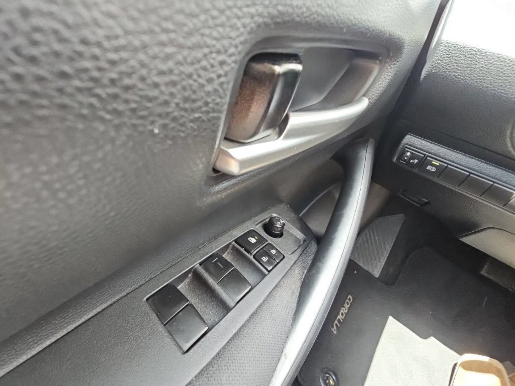 Used 2020 Toyota Corolla LE w/ LE Premium Package FWD image 31