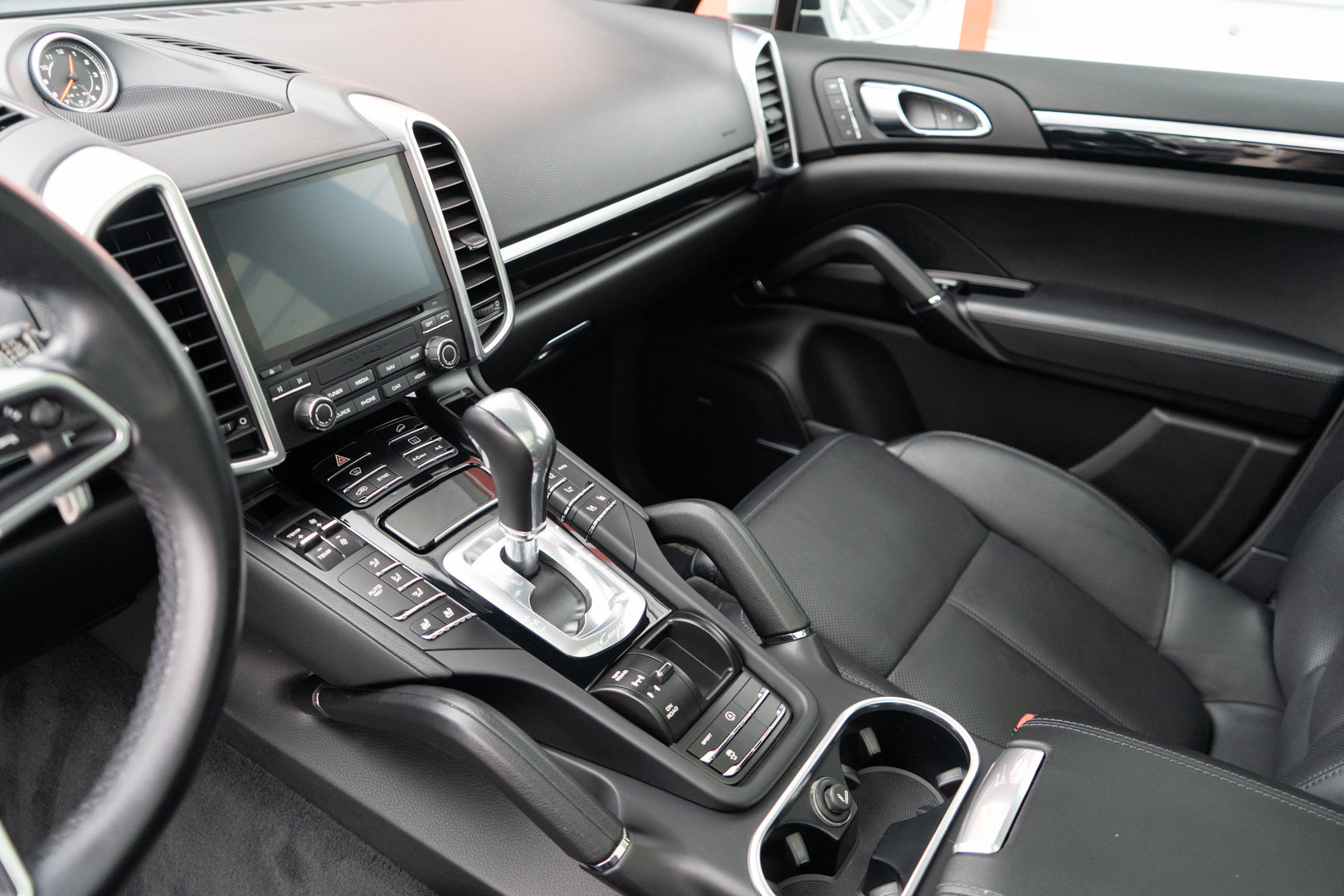 Used 2018 Porsche Cayenne S AWD/4WD image 17