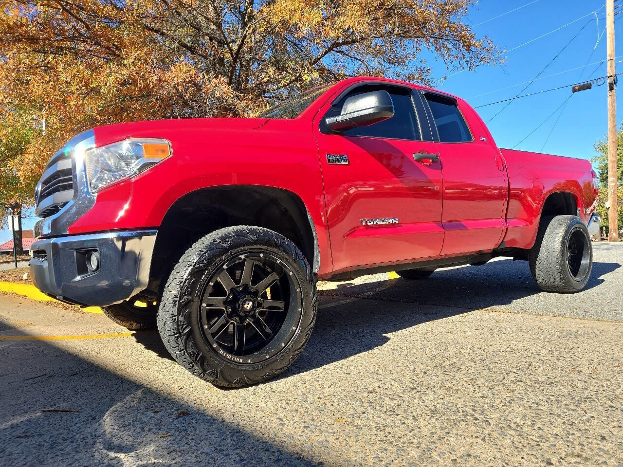 Used 2015 Toyota Tundra SR5 w/ TRD Off Road Package AWD/4WD image 57