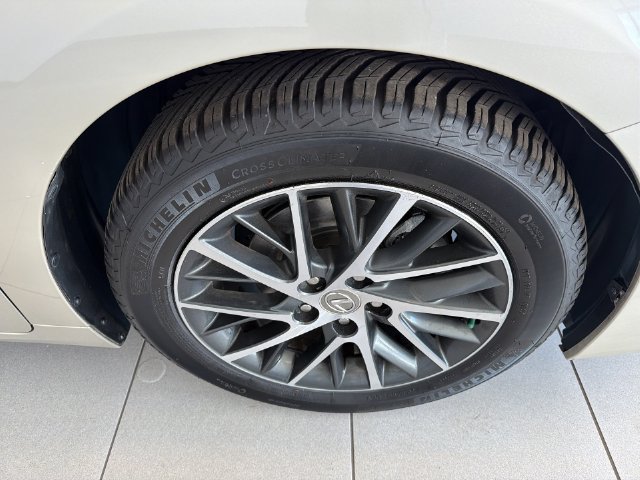 Used 2016 Lexus ES 350 w/ Luxury Package w/Wood Trim FWD image 14