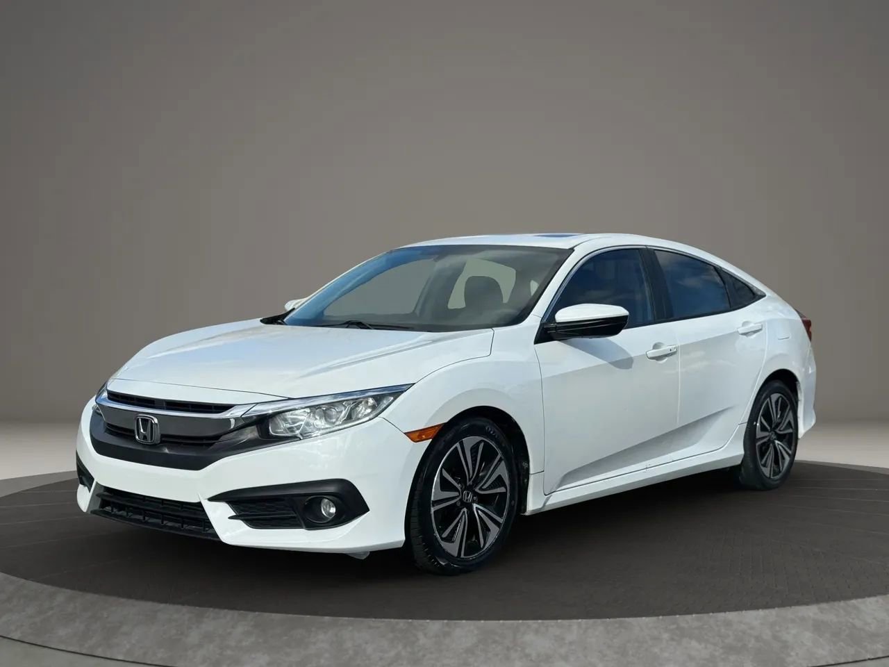 Used 2017 Honda Civic EX-T image 1
