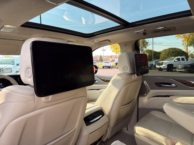 Used 2023 Cadillac Escalade Sport Platinum AWD/4WD image 30