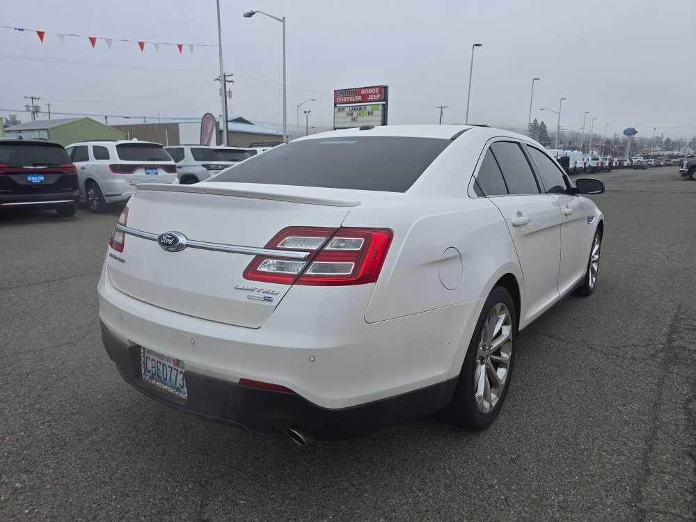 Used 2018 Ford Taurus Limited image 3
