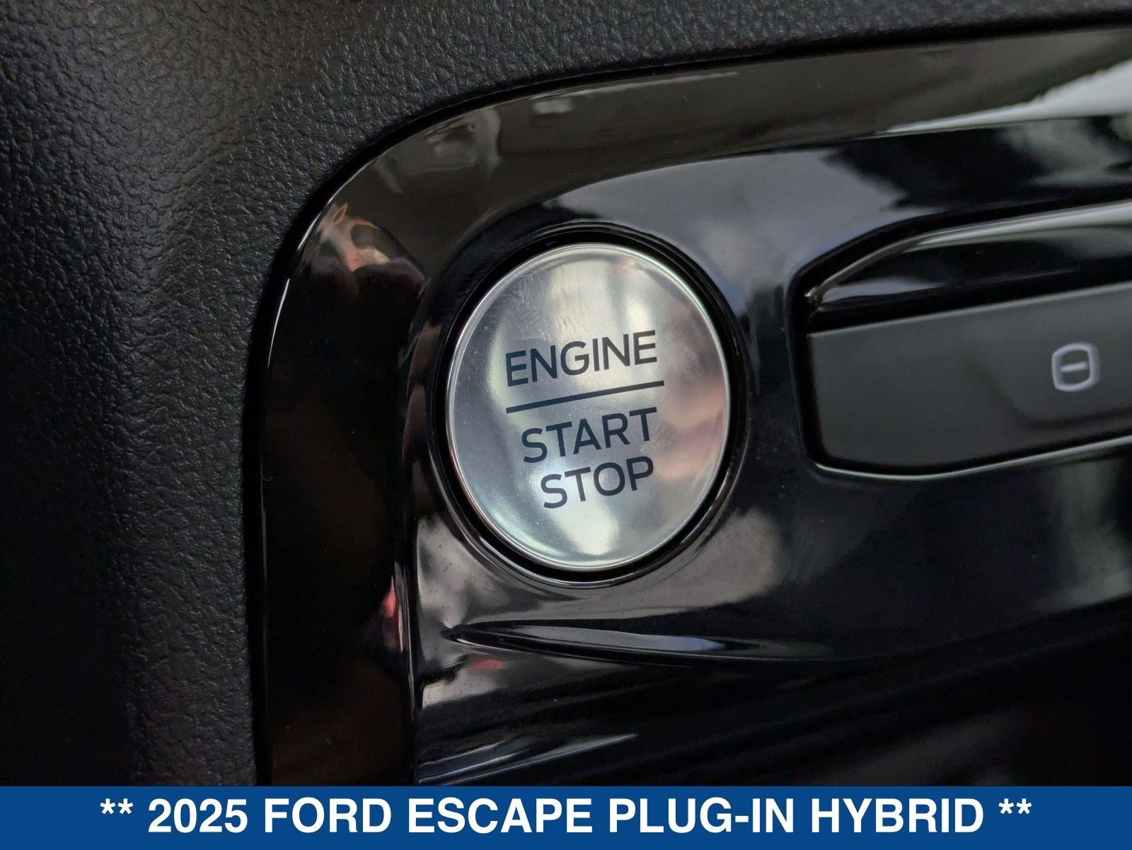 New 2025 Ford Escape SE image 35