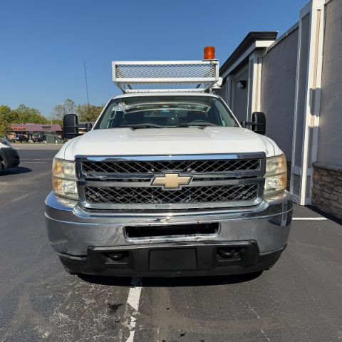 Used 2011 Chevrolet Silverado 3500 W/T RWD image 2