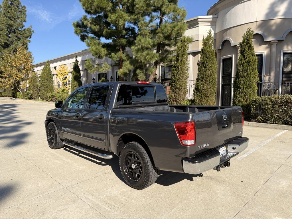 Used 2012 Nissan Titan SV image 7