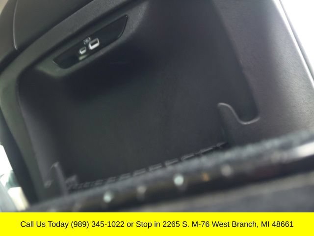 Used 2023 Chrysler Pacifica Touring-L FWD image 43