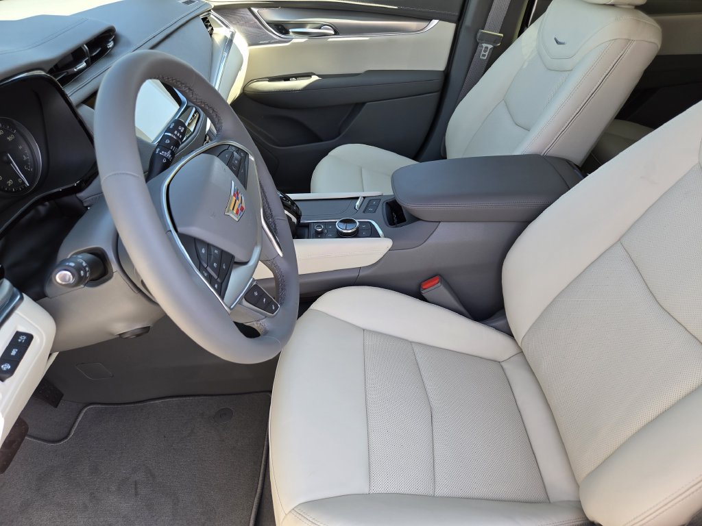 New 2026 Cadillac XT5 Premium Luxury w/ Driver Assist Package AWD/4WD image 7