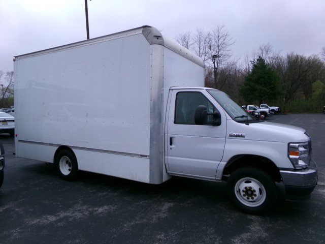 Used 2023 Ford E-450 and Econoline 450 Super Duty w/ Power Windows & Locks Group RWD image 9