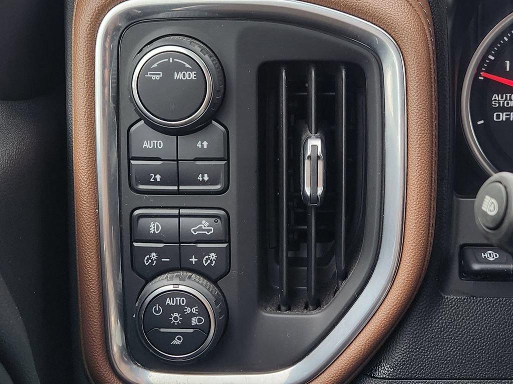 Used 2021 Chevrolet Silverado 1500 High Country w/ Technology Package AWD/4WD image 21