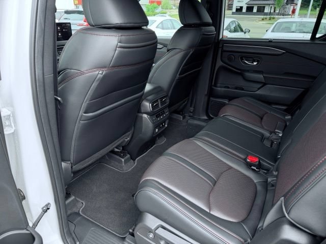 New 2026 Honda Pilot Black Edition image 24