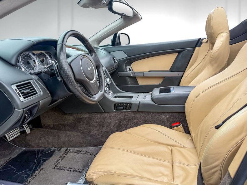 Used 2015 Aston Martin V8 Vantage Roadster image 17