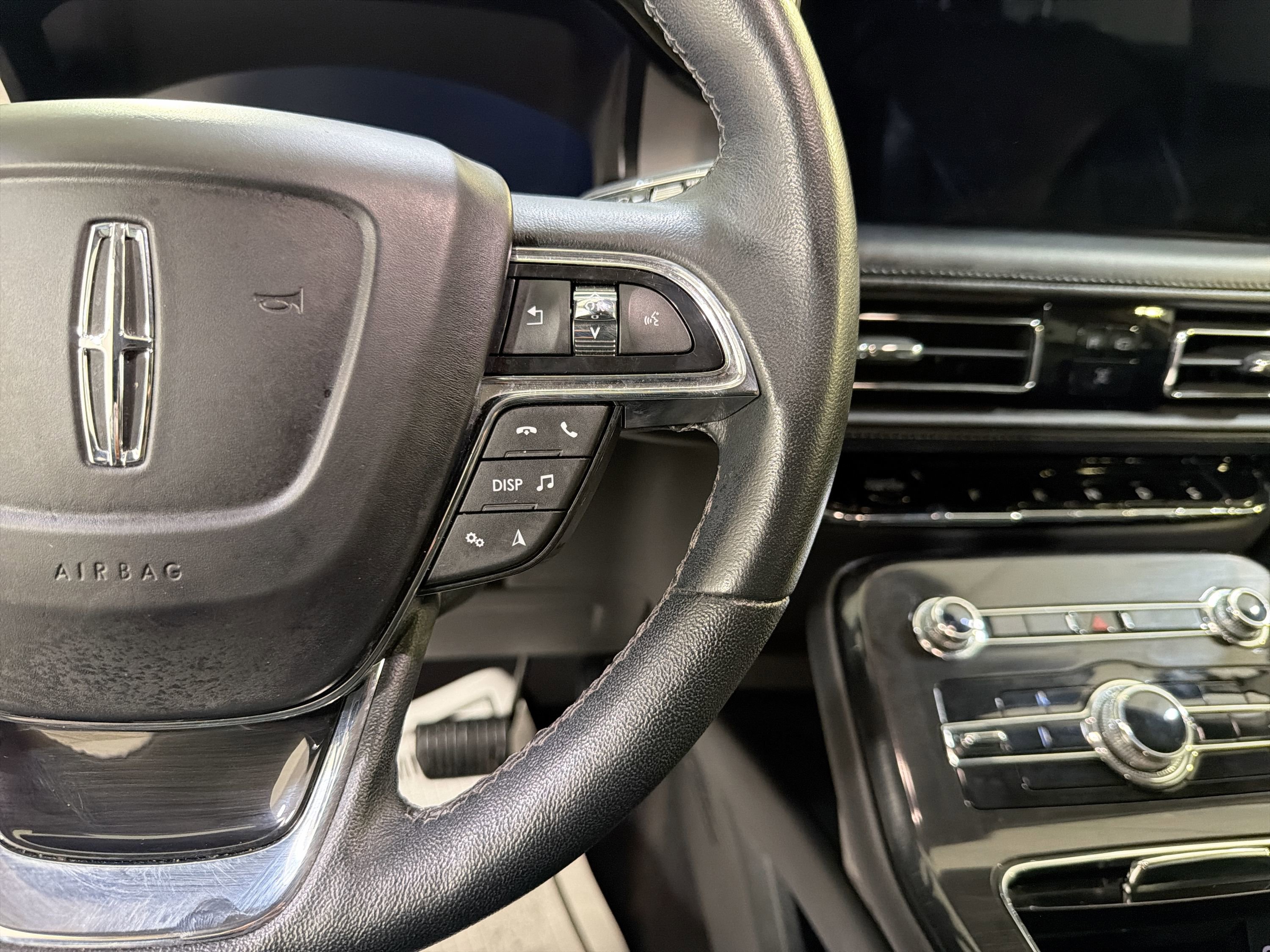Used 2023 Lincoln Nautilus AWD w/ Premium Package image 15
