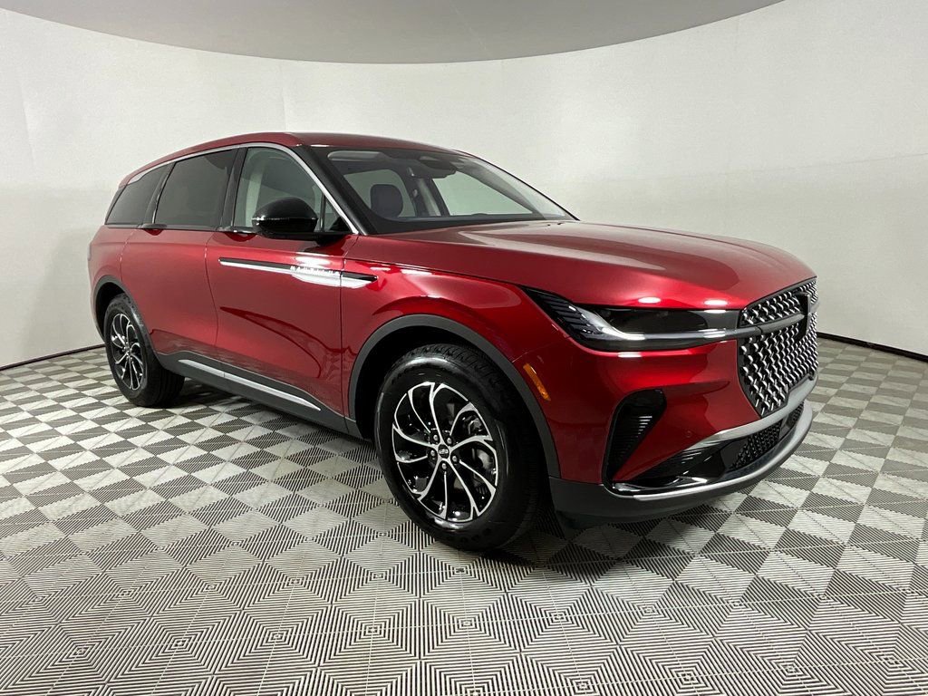 Used 2025 Lincoln Nautilus Premier image 6