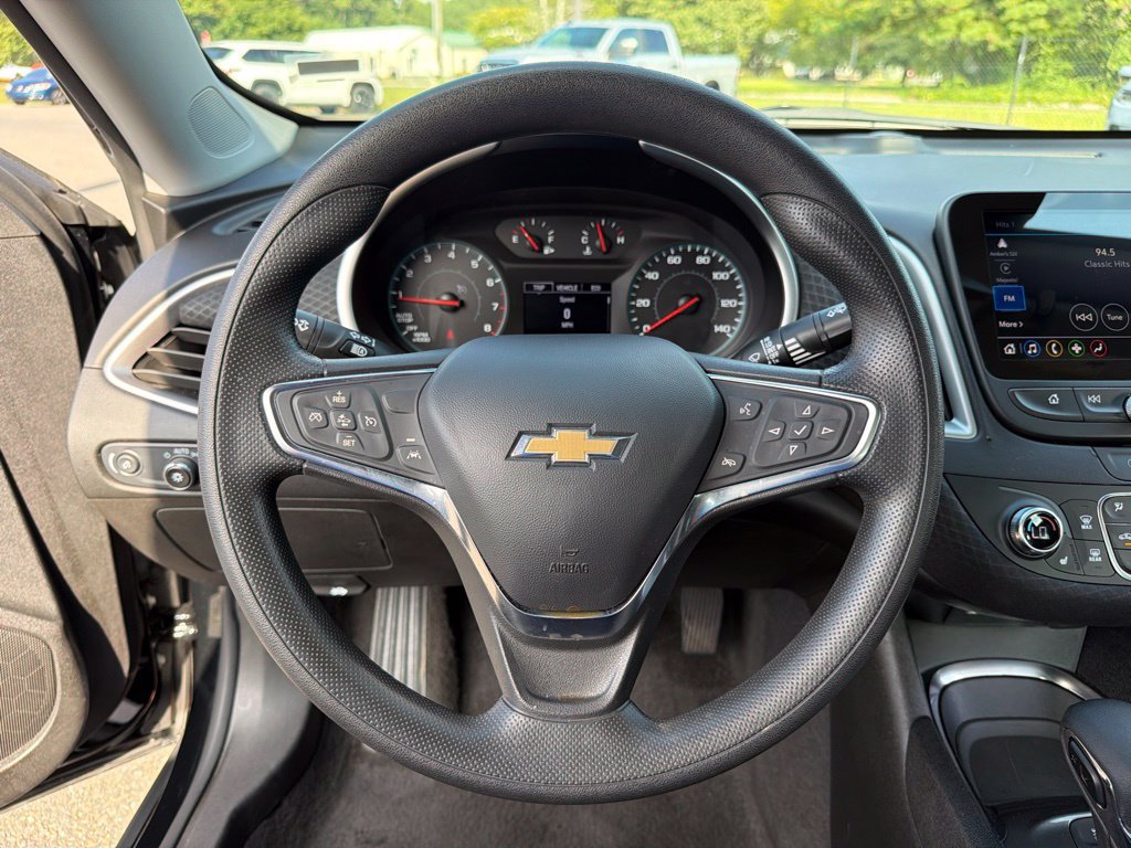 Used 2025 Chevrolet Malibu LT FWD image 15