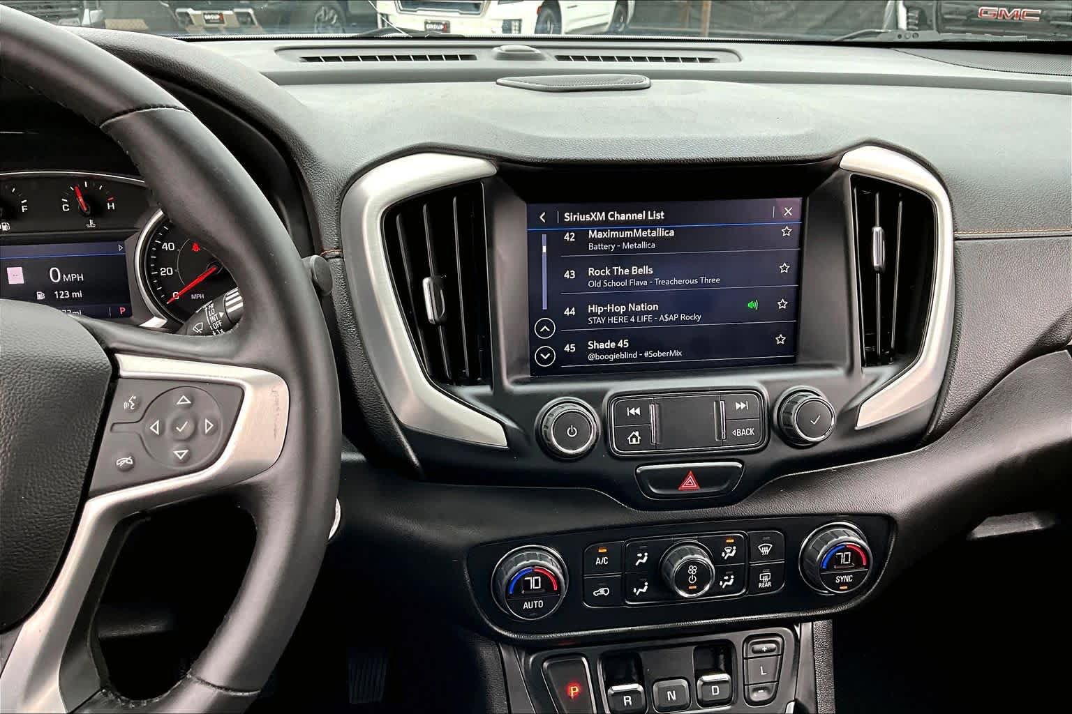 Used 2021 GMC Terrain SLT w/ Infotainment Package II image 7