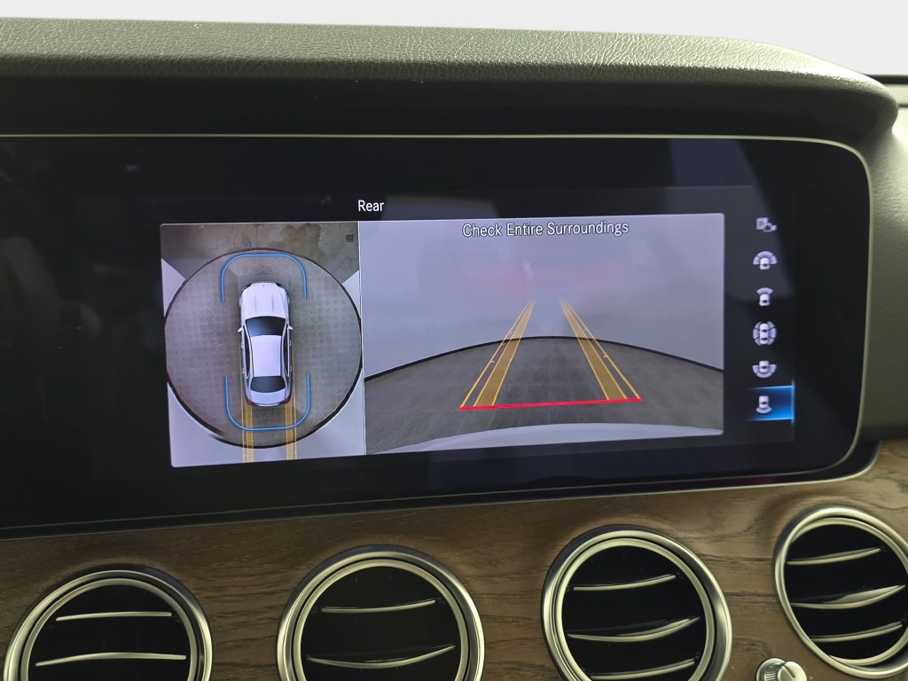 Used 2021 Mercedes-Benz E 350 4MATIC Sedan image 26
